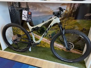 Karbónový MTB Full KTM Scarp MT Pro za neskutočnú cenu 1650,-€ s DPH. Skladom zatiaľ všetky veľkosti! #ktm #ktmscarp...